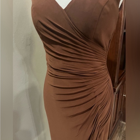 Mac Duggal Ruched Stretch Jersey Gown - Picture 5 of 8